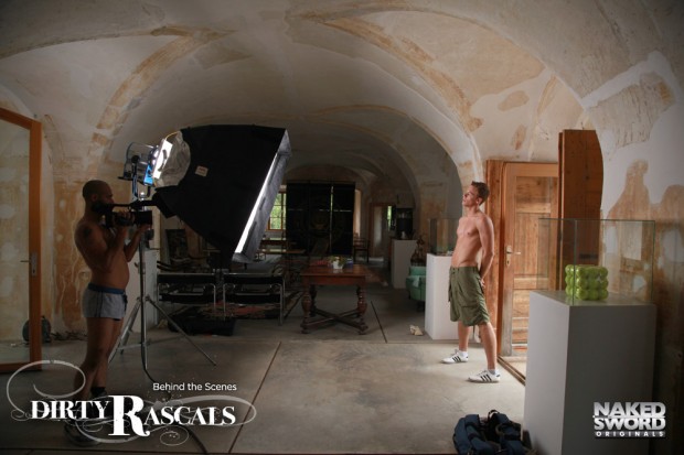 NSV030_dirtyrascals_behindthescenes_affilHorz_4