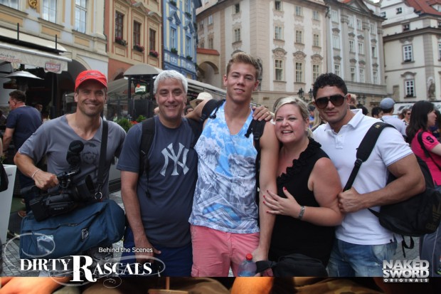 NSV030_dirtyrascals_behindthescenes_affilHorz_9